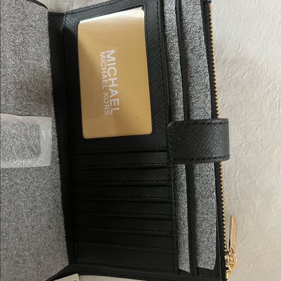 Michael Kors Lg Jet Set Double Zip Wristlet - Picture 5 of 8